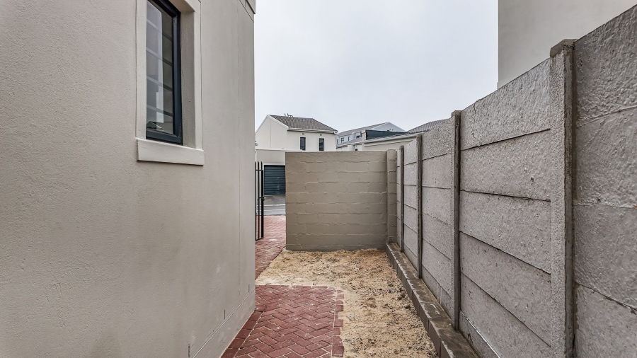 3 Bedroom Property for Sale in Rivergate Western Cape
